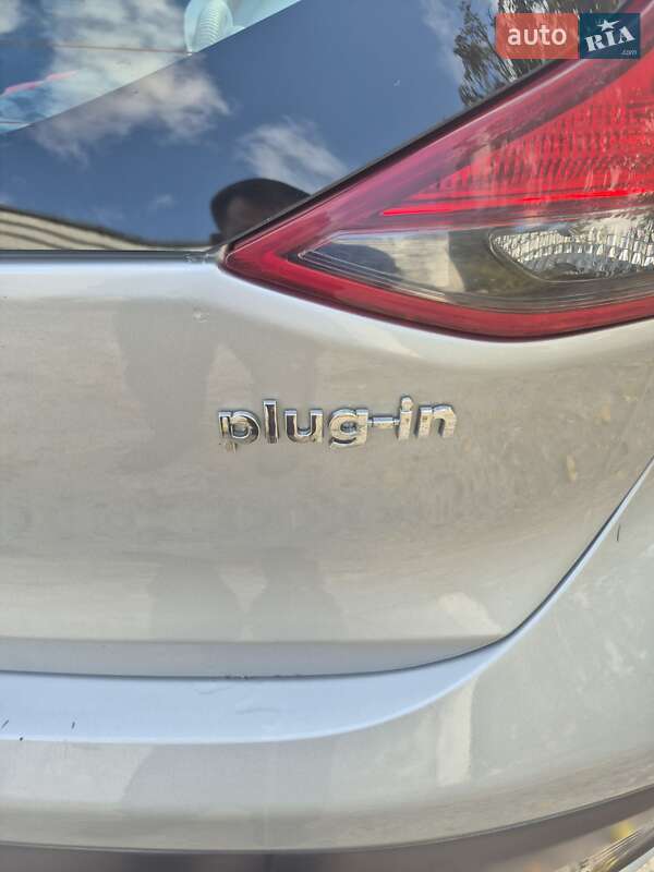 Лифтбек Hyundai Ioniq 2020 в Умани