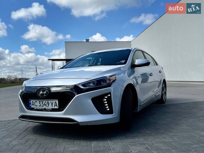 Хетчбек Hyundai Ioniq 2017 в Луцьку Хетчбек Hyundai Ioniq 2017 в Луцьку