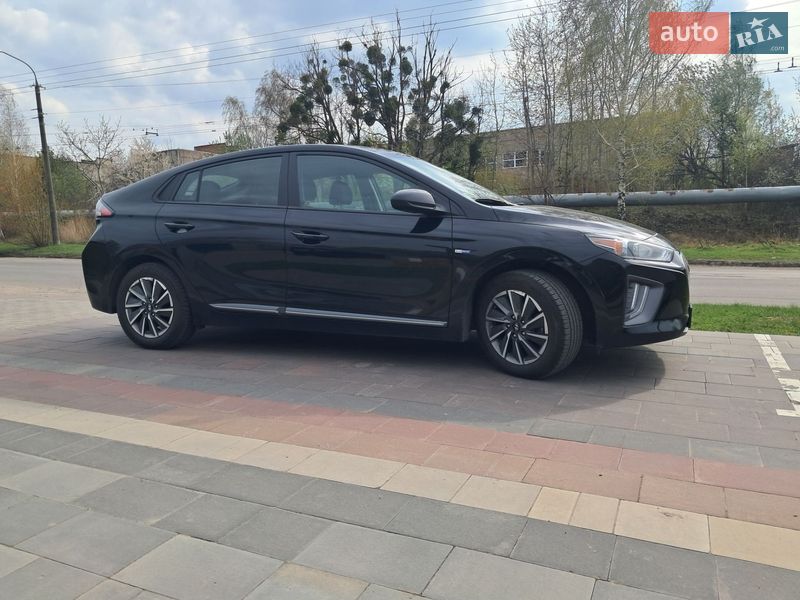 Лифтбек Hyundai Ioniq 2020 в Луцке