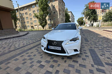 Седан Lexus IS 2014 в Ізмаїлі