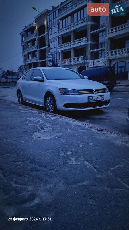 Седан Volkswagen Jetta 2014 в Киеве