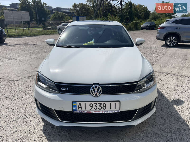 Седан Volkswagen Jetta 2014 в Києві