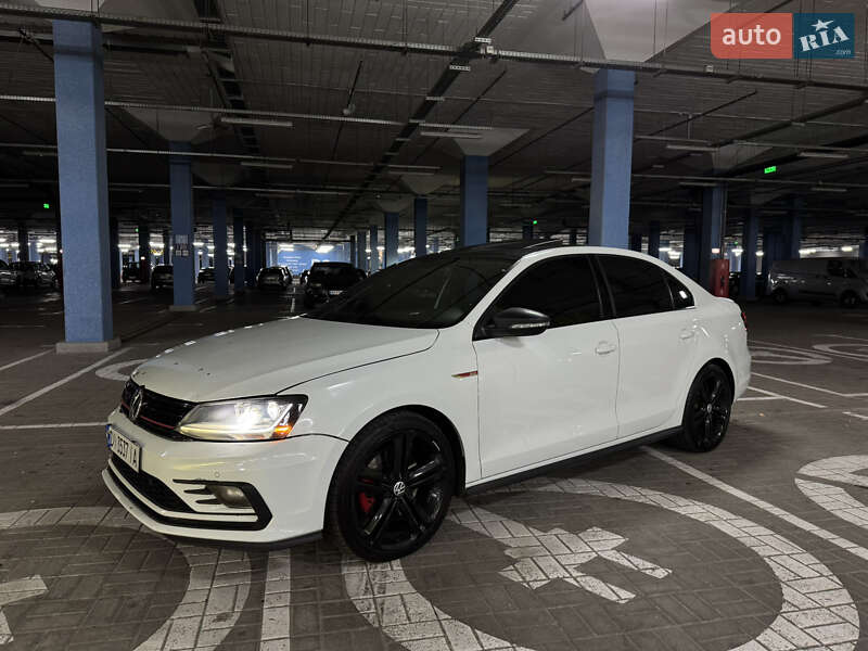 Седан Volkswagen Jetta 2017 в Киеве