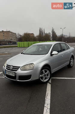 Седан Volkswagen Jetta 2005 в Кам'янець-Подільському Седан Volkswagen Jetta 2005 в Кам'янець-Подільському