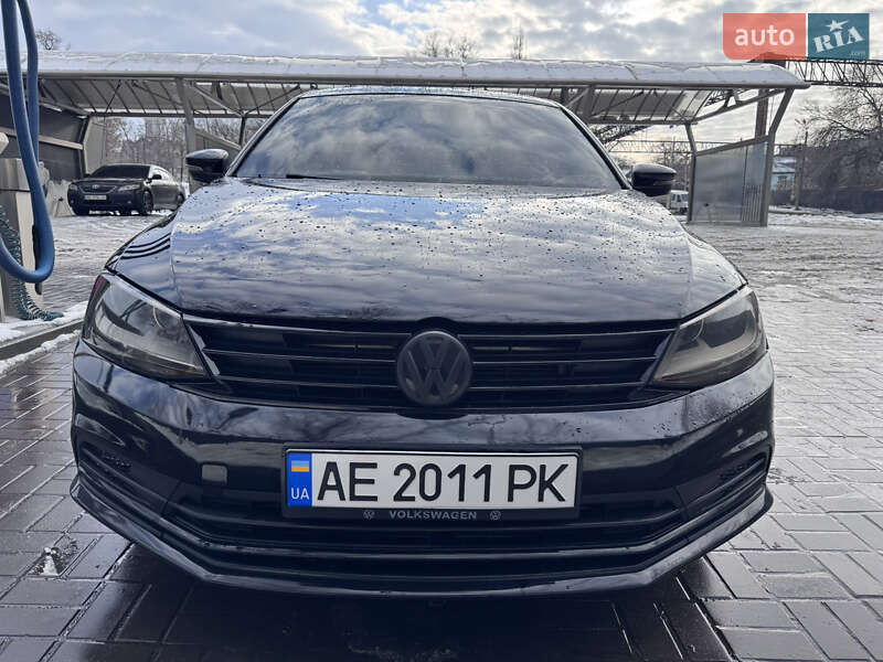 Седан Volkswagen Jetta 2015 в Днепре Седан Volkswagen Jetta 2015 в Днепре
