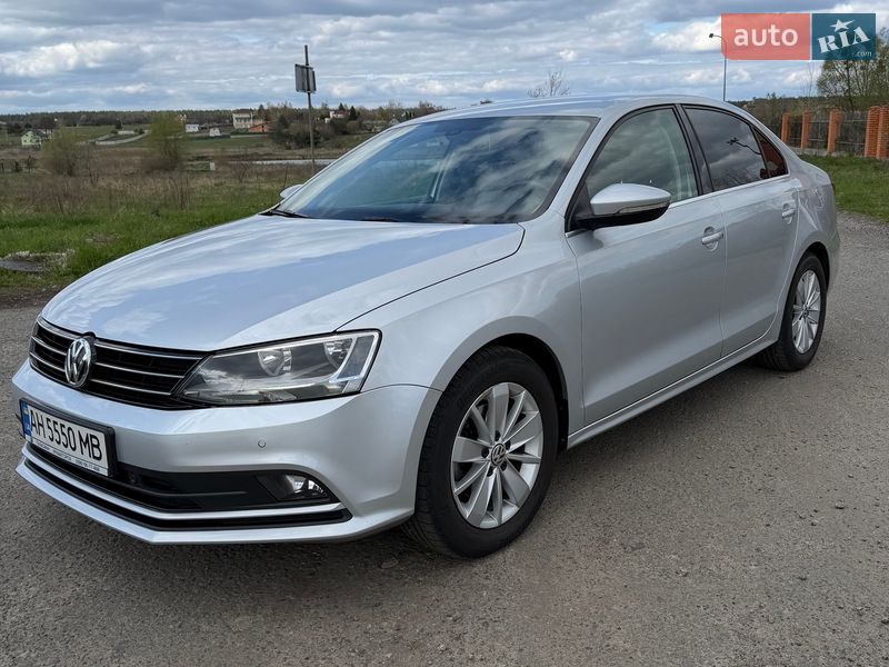 Седан Volkswagen Jetta 2016 в Киеве