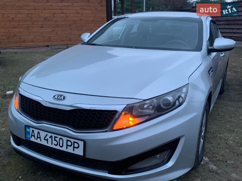 Седан Kia K5 2012 в Глевахе