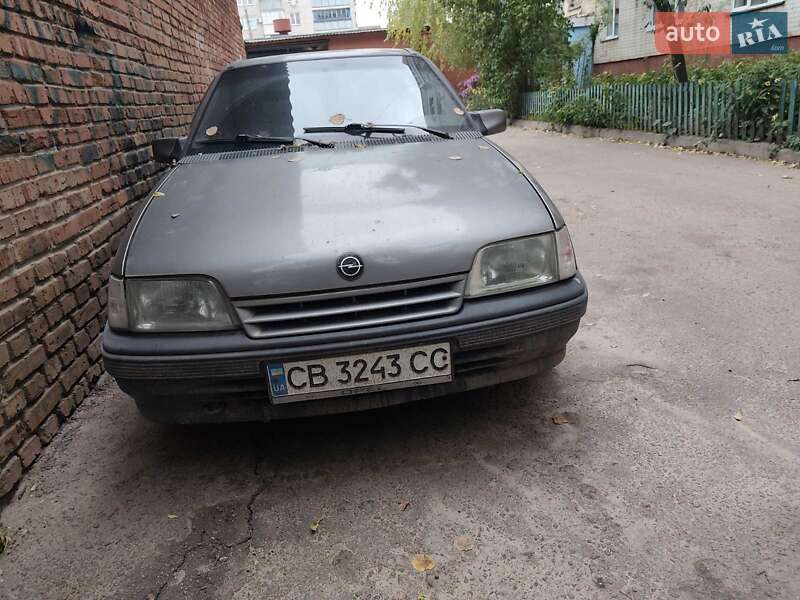 Седан Opel Kadett 1988 в Чернигове