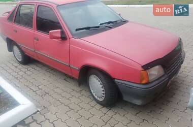Седан Opel Kadett 1988 в Городку