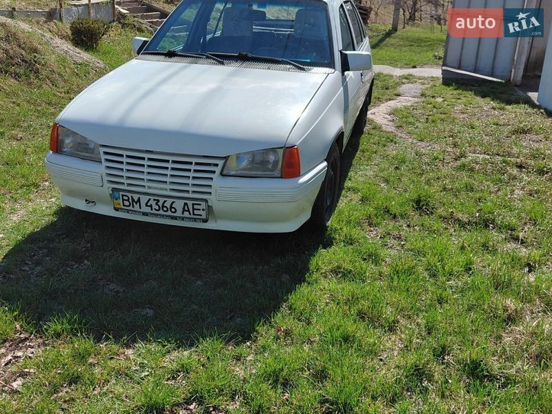 Хэтчбек Opel Kadett 1987 в Сумах