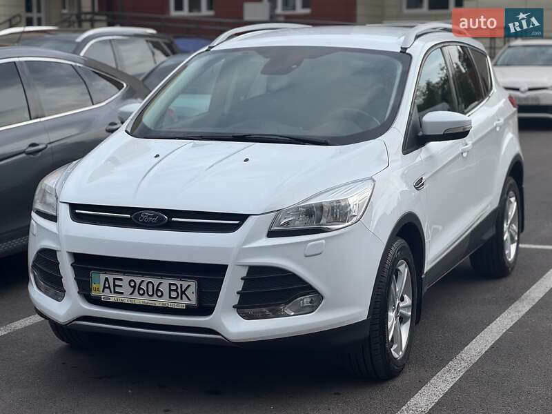 Внедорожник / Кроссовер Ford Kuga 2016 в Ирпене