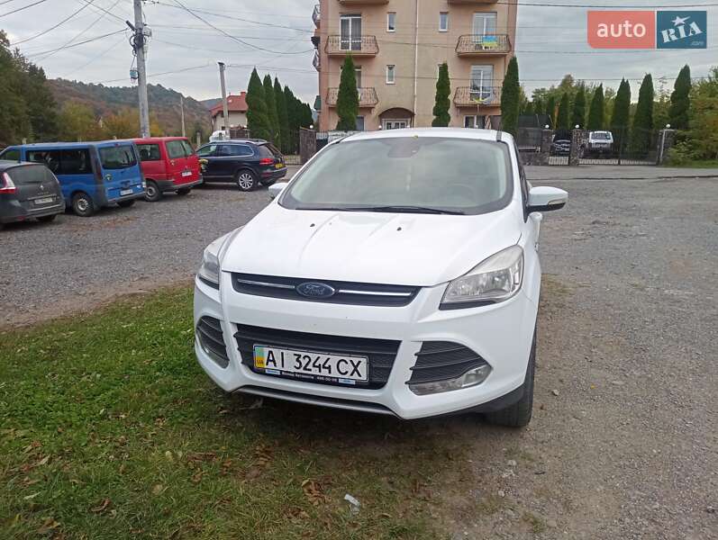 Внедорожник / Кроссовер Ford Kuga 2016 в Прилуках