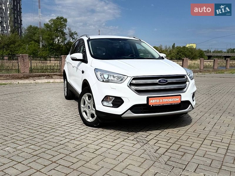 Внедорожник / Кроссовер Ford Kuga 2019 в Кропивницком