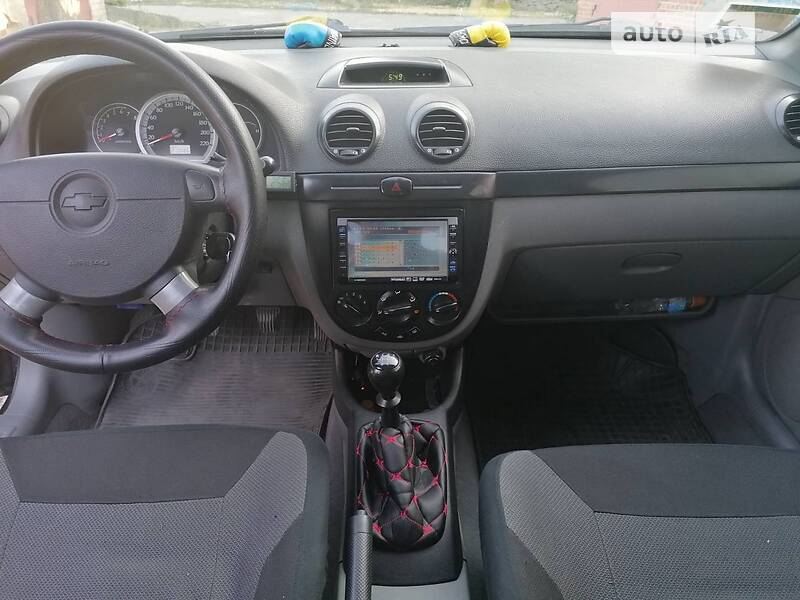 Хэтчбек Chevrolet Lacetti 2005 в Новом Буге Хэтчбек Chevrolet Lacetti 2005 в Новом Буге