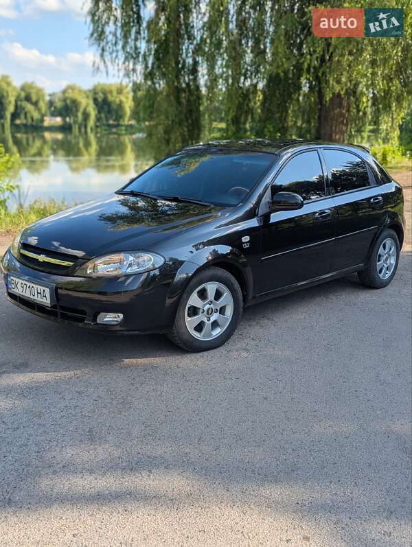 Хэтчбек Chevrolet Lacetti 2009 в Ровно
