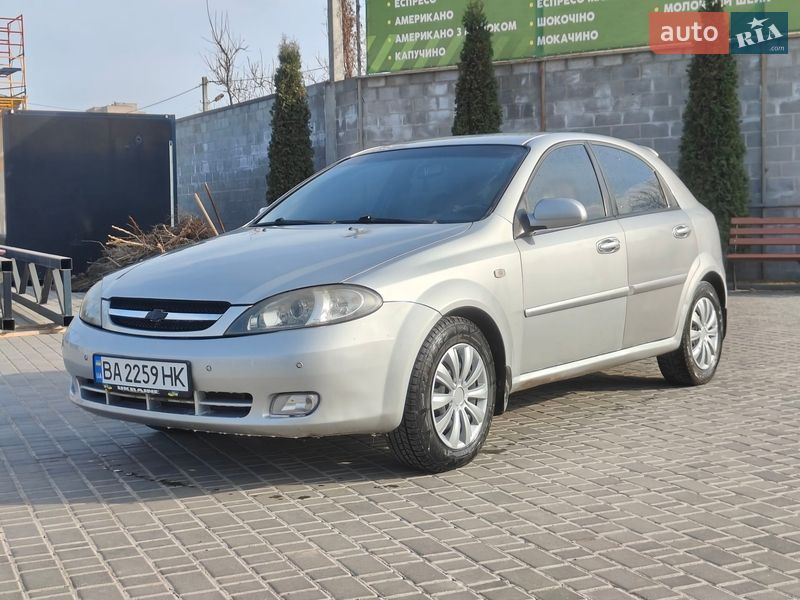 Хэтчбек Chevrolet Lacetti 2005 в Кропивницком Хэтчбек Chevrolet Lacetti 2005 в Кропивницком
