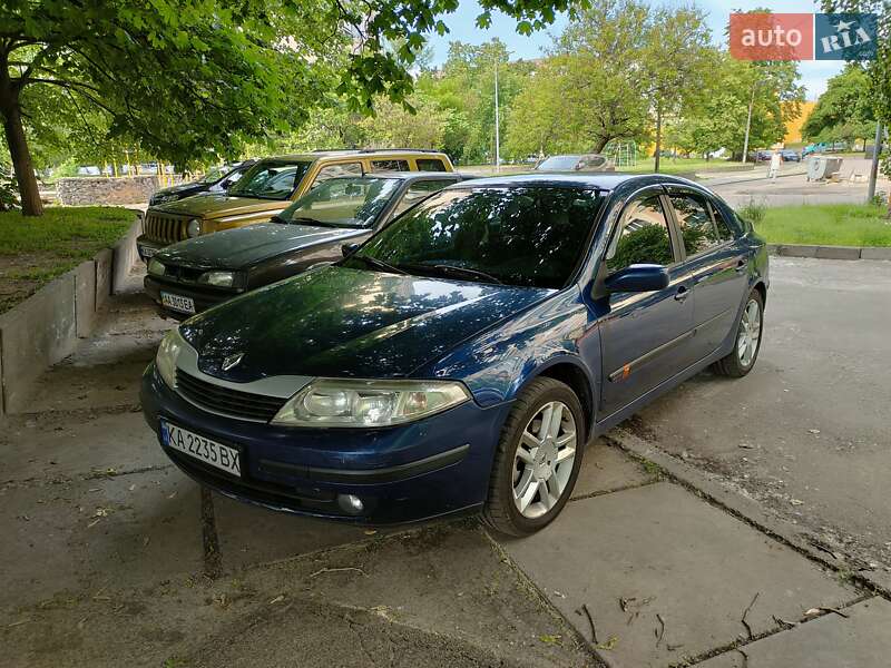 Лифтбек Renault Laguna 2002 в Киеве