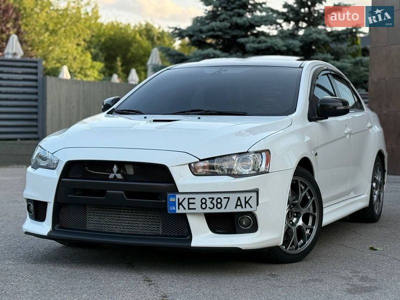Седан Mitsubishi Lancer Evolution 2015 в Днепре Седан Mitsubishi Lancer Evolution 2015 в Днепре
