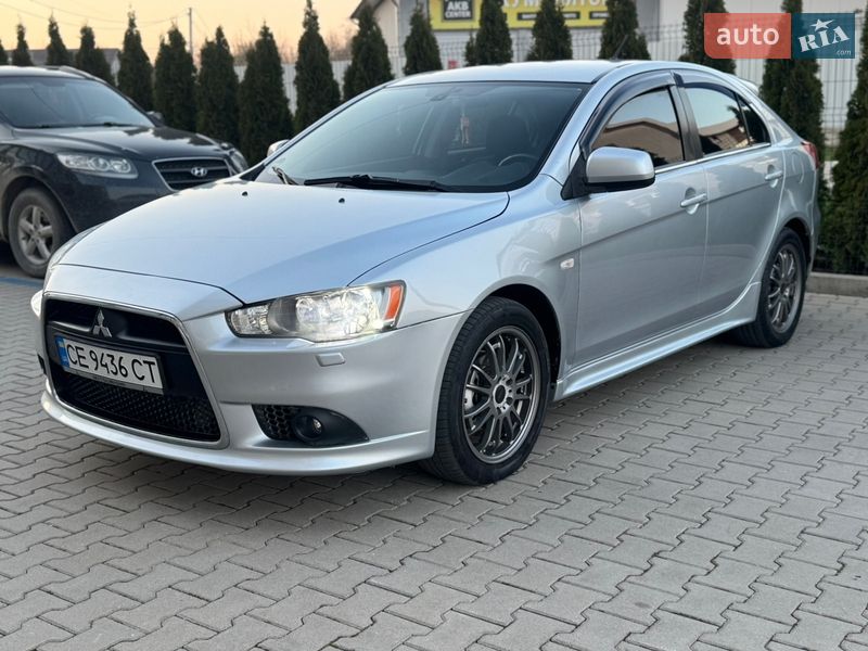Хетчбек Mitsubishi Lancer 2010 в Чернівцях