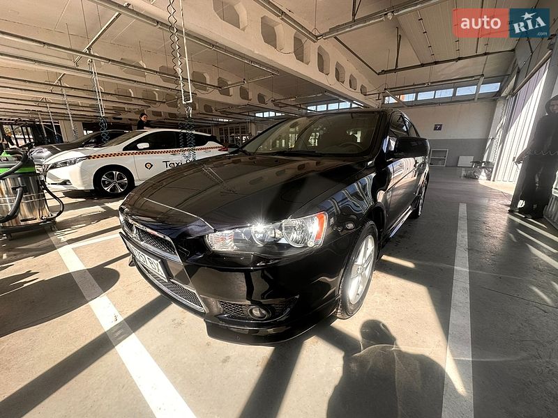 Хетчбек Mitsubishi Lancer 2009 в Миколаєві Хетчбек Mitsubishi Lancer 2009 в Миколаєві
