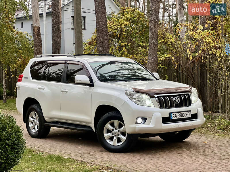 Внедорожник / Кроссовер Toyota Land Cruiser Prado 2010 в Киеве