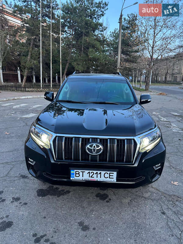 Внедорожник / Кроссовер Toyota Land Cruiser Prado 2017 в Киеве Внедорожник / Кроссовер Toyota Land Cruiser Prado 2017 в Киеве