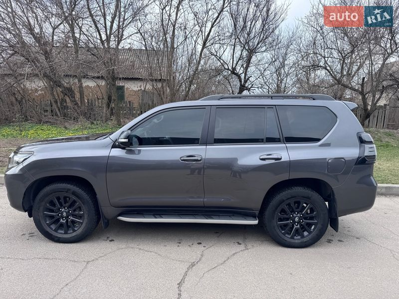 Внедорожник / Кроссовер Toyota Land Cruiser Prado 2021 в Павлограде