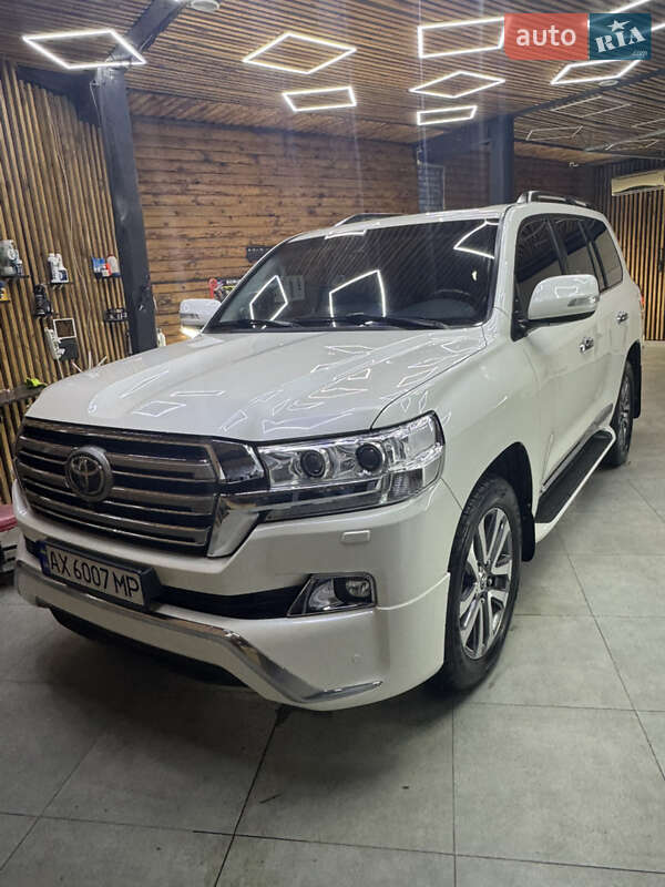Внедорожник / Кроссовер Toyota Land Cruiser 2016 в Киеве