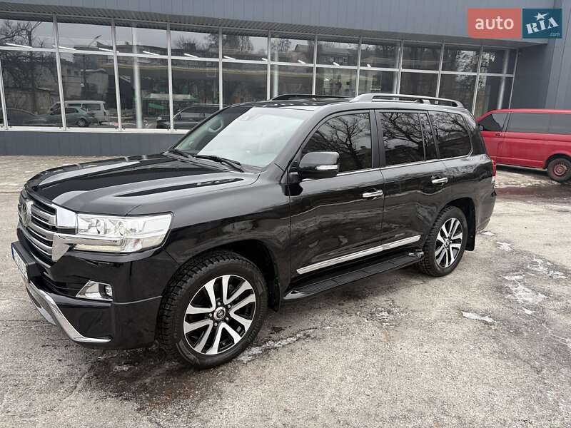 Позашляховик / Кросовер Toyota Land Cruiser 2018 в Дніпрі Позашляховик / Кросовер Toyota Land Cruiser 2018 в Дніпрі