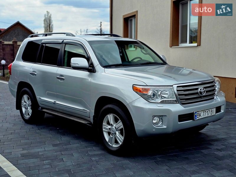 Позашляховик / Кросовер Toyota Land Cruiser 2014 в Дубні