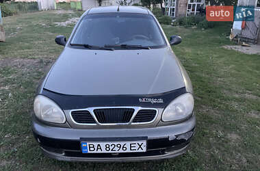 Седан Daewoo Lanos 2004 в Петрове