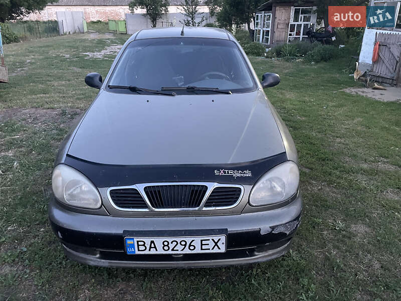 Седан Daewoo Lanos 2004 в Петровому
