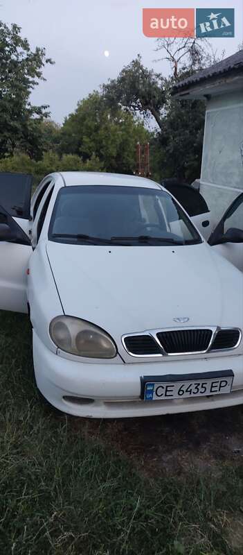 Седан Daewoo Lanos 2002 в Новій Ушиці