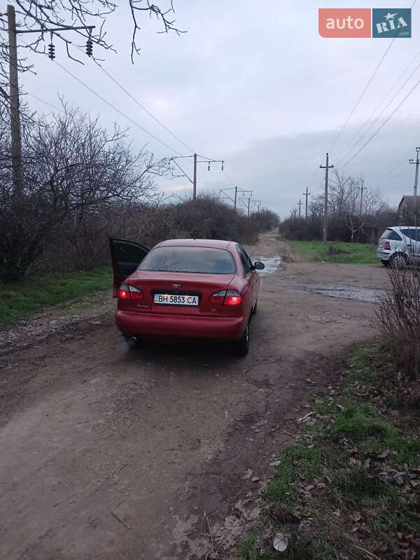 Седан Daewoo Lanos 2008 в Молодіжному