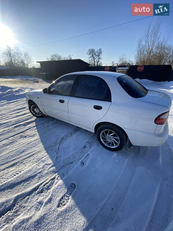 Седан Daewoo Lanos 2008 в Березане