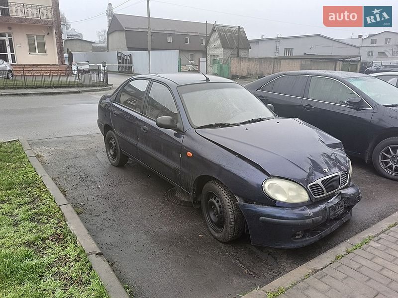 Седан Daewoo Lanos 2004 в Киеве