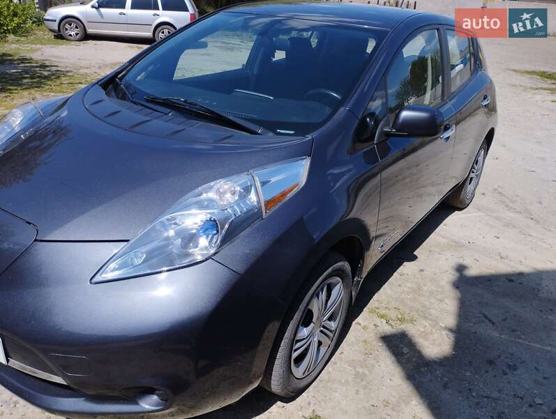 Хэтчбек Nissan Leaf 2013 в Нововолынске