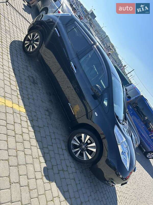 Хэтчбек Nissan Leaf 2015 в Кицмани