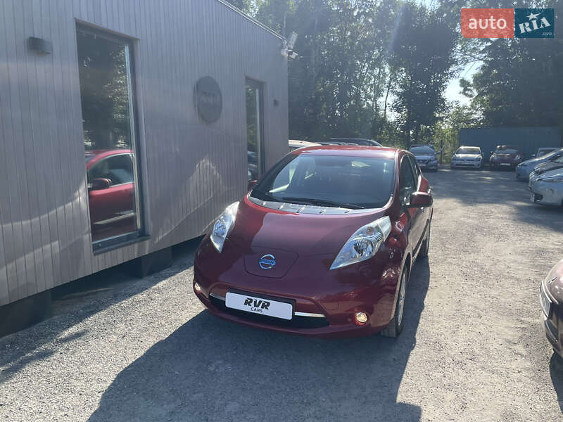 Хэтчбек Nissan Leaf 2017 в Тернополе Хэтчбек Nissan Leaf 2017 в Тернополе