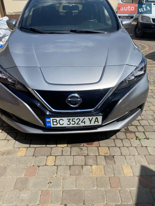 Хэтчбек Nissan Leaf 2018 в Самборе