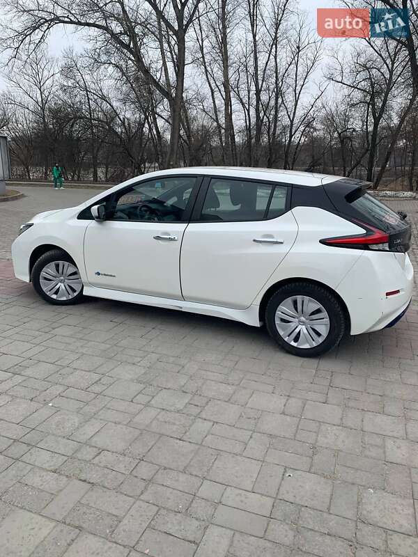 Хэтчбек Nissan Leaf 2018 в Сумах
