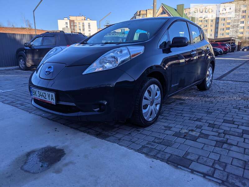 Хетчбек Nissan Leaf 2016 в Рівному Хетчбек Nissan Leaf 2016 в Рівному