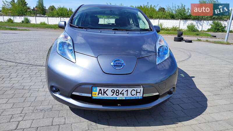 Хэтчбек Nissan Leaf 2014 в Львове