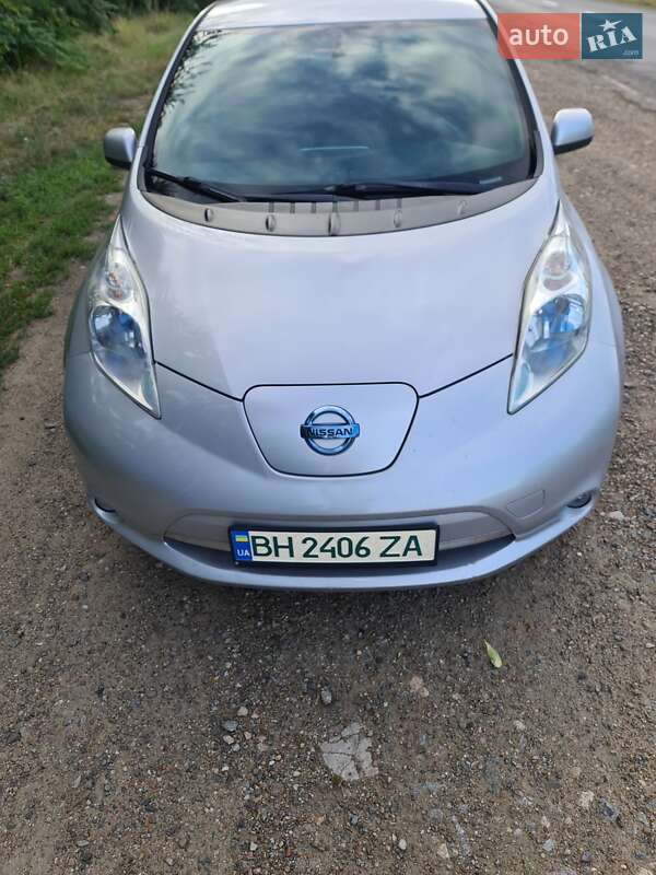 Хэтчбек Nissan Leaf 2013 в Одессе