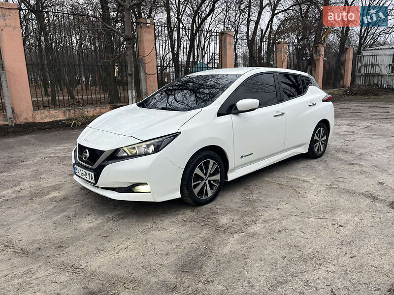 Хэтчбек Nissan Leaf 2018 в Кропивницком