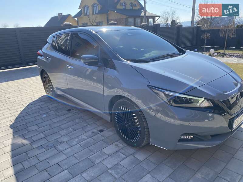 Хетчбек Nissan Leaf 2022 в Чернівцях Хетчбек Nissan Leaf 2022 в Чернівцях