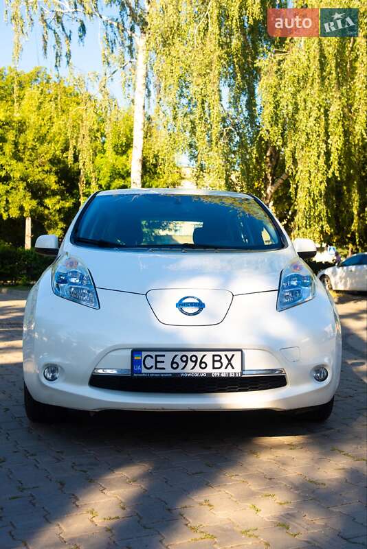 Хэтчбек Nissan Leaf 2014 в Черновцах Хэтчбек Nissan Leaf 2014 в Черновцах