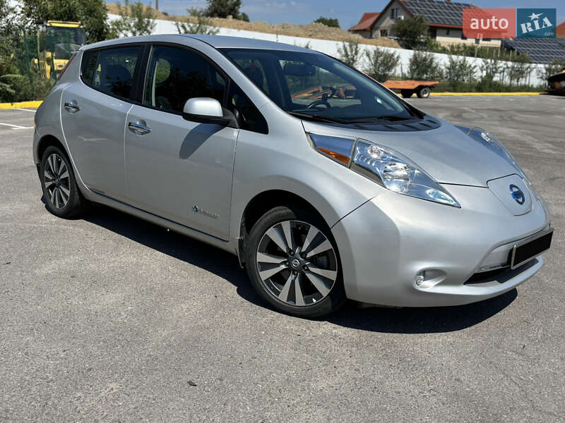 Хэтчбек Nissan Leaf 2016 в Ужгороде