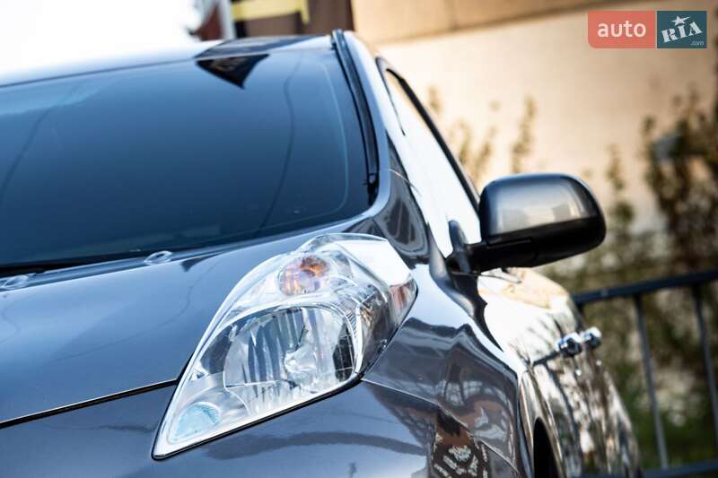 Хэтчбек Nissan Leaf 2016 в Львове Хэтчбек Nissan Leaf 2016 в Львове