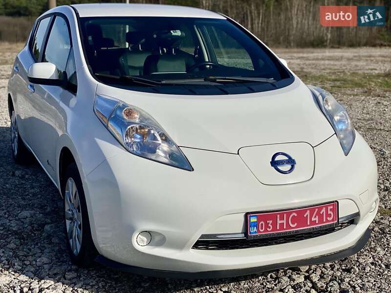 Хэтчбек Nissan Leaf 2013 в Новояворовске